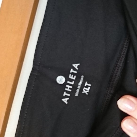 Athleta Balance Capris - Picture 4 of 15